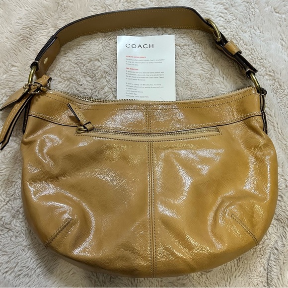 COACH | BEIGE PATENT LEATHER BAG | PLEATED BUCKLE STRAP | HOBO SHOULDER PURSE - Picture 9 of 15